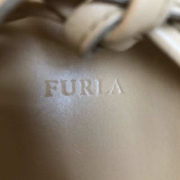 🇮🇹 Furla Italian scalloped nude leather rucksack 🎒 - Picture 2 of 7